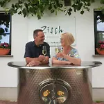 Weingut-destillerie Herbert Zisch Appartamento *